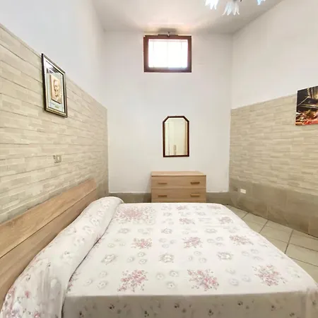 Small House Apartment *