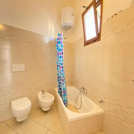 Small House *
